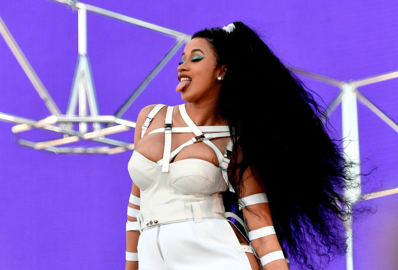 W weekend 20-22 kwietnia odbyła się druga odsłona tegorocznej edycji Coachelli. Zobacz występy gwiazd podczas drugiego weekendu Coachelli 2018! Na zdjęciu Cardi B