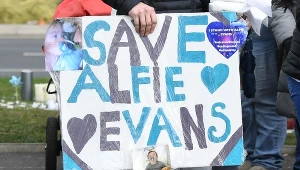 "Odłączenie od aparatury wspomagającej pracę płuc było z punktu widzenia przewidywalnego skutku aktem zabójstwa dziecka" - uważają duchowni