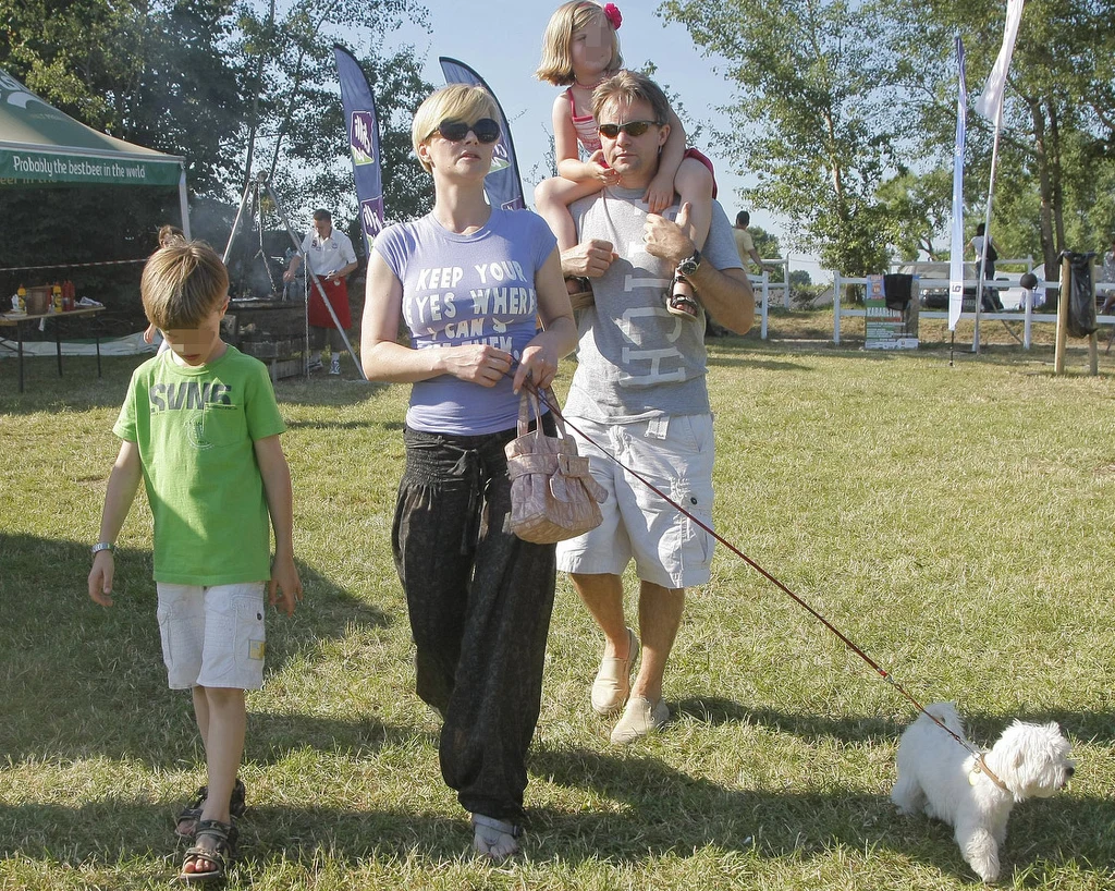 Monika Zamachowska i Jamie z dziećmi - Zosią i Tomkiem w 2010 roku 