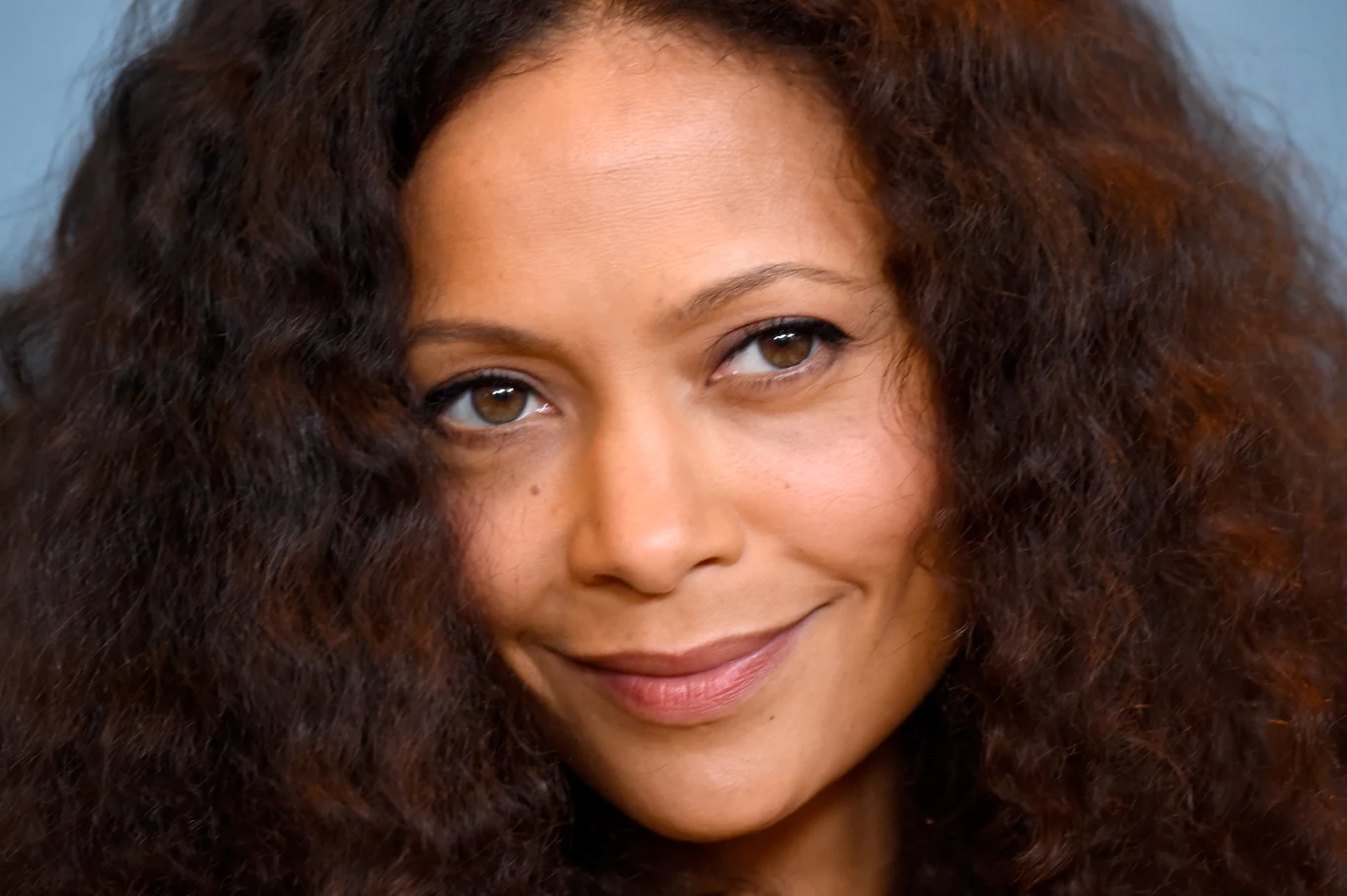 W ostatnich latach Thandiwe Newton można było oglądać w kilku serialach, m.in. "Incydent", "Twardzielka", "Big Mouth" czy "Westworld". W 2018 roku zagrała w filmie "Han Solo: Gwiezdne wojny - historie". W wywiadach podkreślała, że jest niezwykle "podekscytowana faktem, że stała się częścią Star Wars".