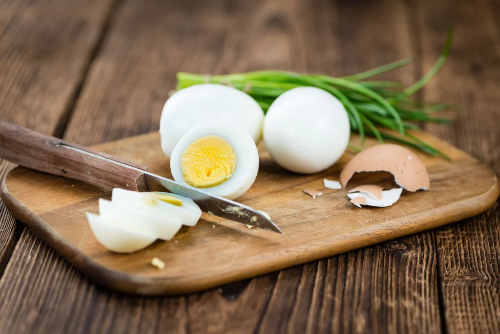 Jedzenie jajek niesie za sobą wiele korzyści zdrowotnych i urodowych