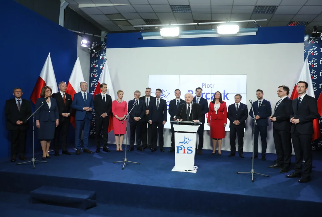 Prezes PiS Jarosław Kaczyński i kandydaci na prezydentów dużych miast Prezes PiS Jarosław Kaczyński i kandydaci na prezydentów dużych miast