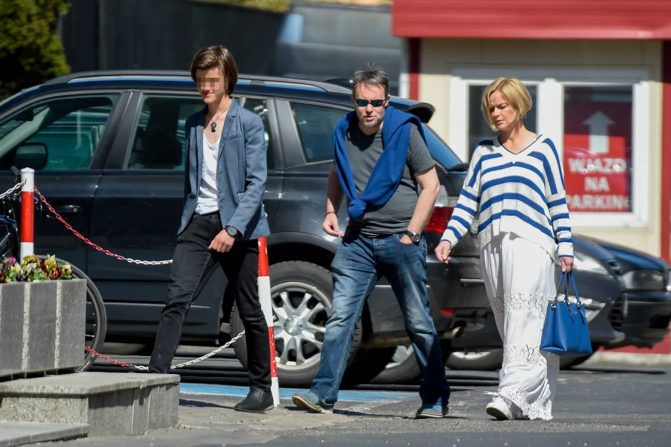 Cała trójka poszła podziwiać Zosię Cała trójka poszła podziwiać Zosię