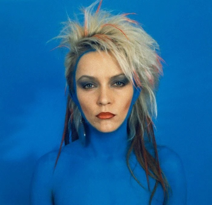 Małgorzata Ostrowska z Lombardem wylansowała takie przeboje, jak m.in. "Śmierć dyskotece", "Szklana pogoda", "Taniec pingwina na szkle", "Diamentowa kula" czy "Adriatyk, ocean gorący".