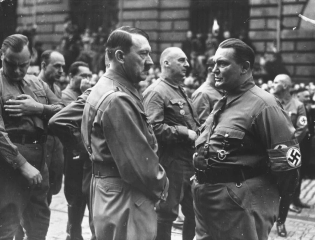 Adolf Hitler i Hermann Goering "polowali" na atrakcyjne i drogocenne dzieła sztuki