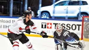  Bramkarz USA Keith Kinkaid i Kanadyjczyk Anthony Beauvillier