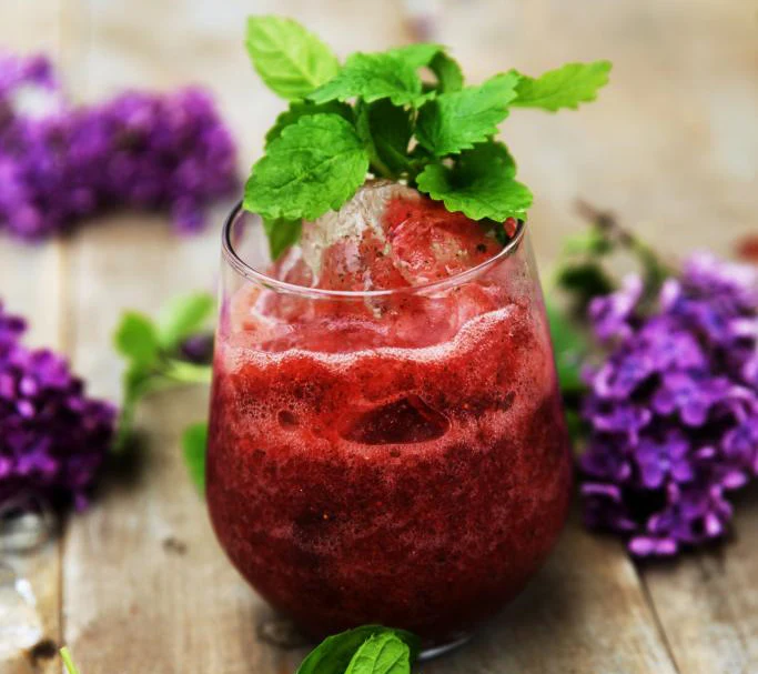 Lemoniada arbuzowa z miętą i melisą Lemoniada arbuzowa z miętą i melisą