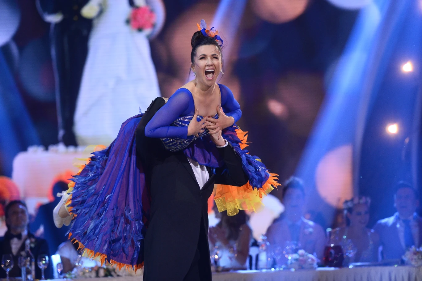 - Nie śmiem nawet marzyć o finale "Tańca z Gwiazdami". Konkurencja w tej edycji jest bardzo duża! Zamierzam być w tej przygodzie tak długo, jak długo widzowie będą chcieli mnie oglądać, bo przede wszystkim chodzi o to, by dawać radość innym, jednocześnie pokonując samą siebie - Tadla skromnie mówiła w rozmowie z "Tele Tygodniem".