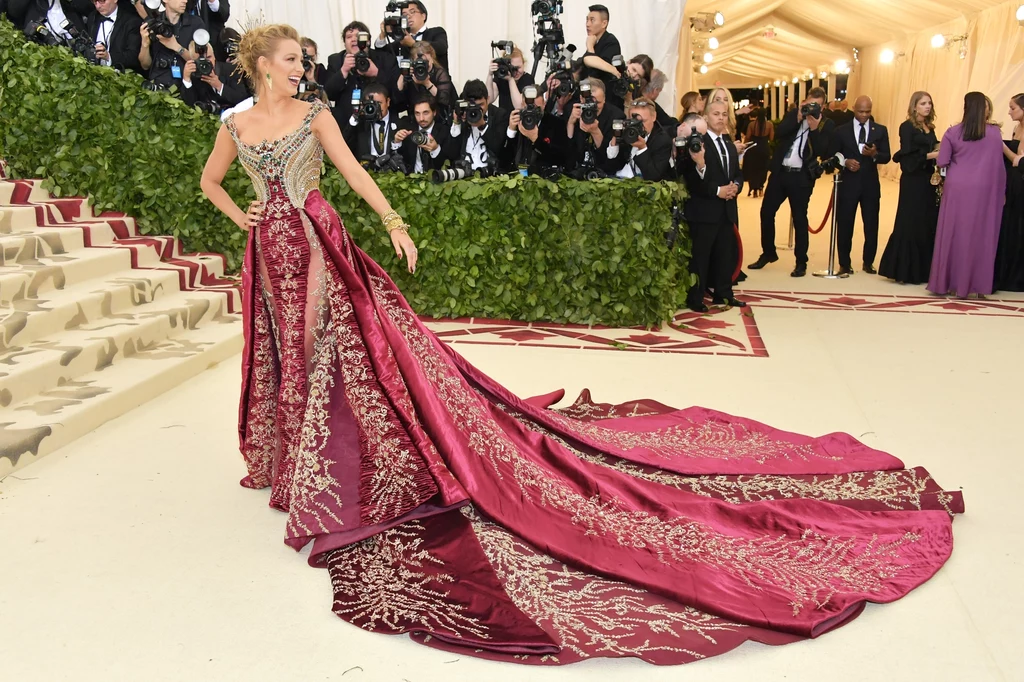 Listę gości zaproszonych na ten wyjątkowy wieczór osobiście zatwierdza Anna Wintour - redaktor naczelna amerykańskiego „Vogue’a. Na zdjęciu Blake Lively. Listę gości zaproszonych na ten wyjątkowy wieczór osobiście zatwierdza Anna Wintour - redaktor naczelna amerykańskiego „Vogue’a. Na zdjęciu Blake Lively.