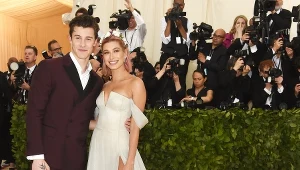 Shawn Mendes i Hailey Baldwin na gali MET