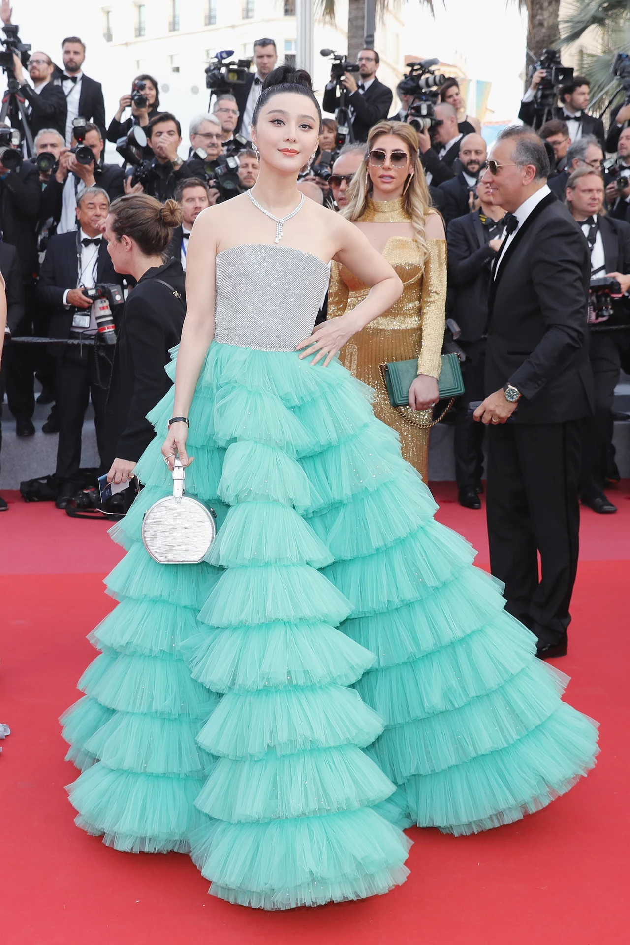 Fan Bing Bing w sukni od Ali Karoui i biżuterii DeBeers. Fan Bing Bing w sukni od Ali Karoui i biżuterii DeBeers.