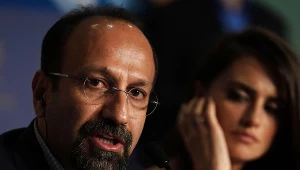 Asghar Farhadi na konferencji prasowej w trakcie canneńskiego festiwalu 