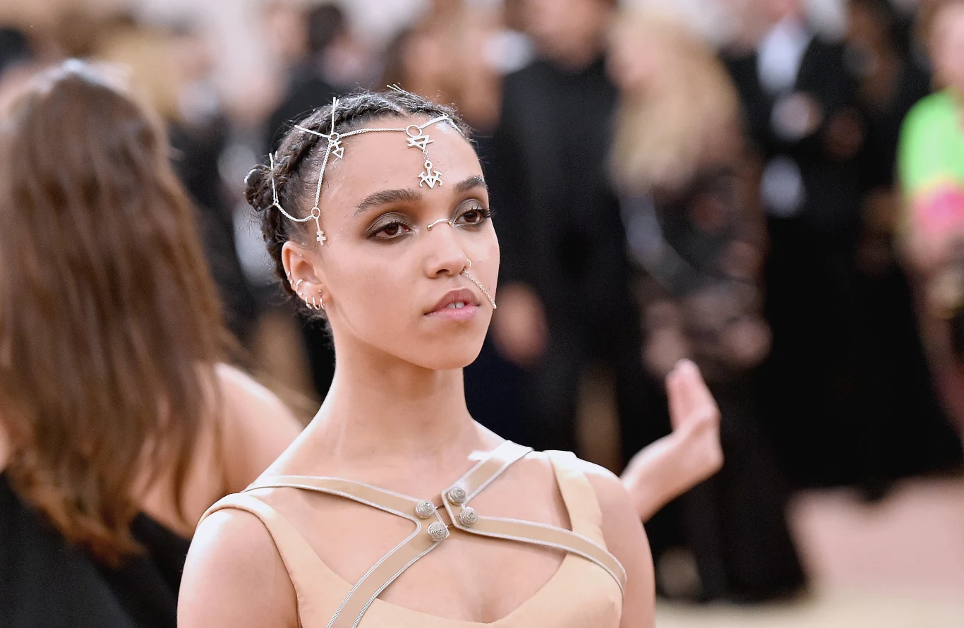 FKA twigs w maju 2016 r. FKA twigs w maju 2016 r.