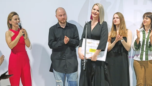 Kolekcje finalistów oceniało jury pod przewodnictwem Artema Klimchuka, ukraińskiego projektanta. W zacnym gronie jurorów znaleźli się m.in: Tomasz Ossoliński, Agnieszka Maciejak, Gosia Baczyńska, duet Bizuu, Joanna Horodyńska, Dorota Williams, Tamara Perea Gonzalez, Mikołaj Komar, Maryna Tomaszewska, Marieta Żukowska , Karolina Gorczyca , Andrzej Foder i Joanna Sokołowska-Pronobis .