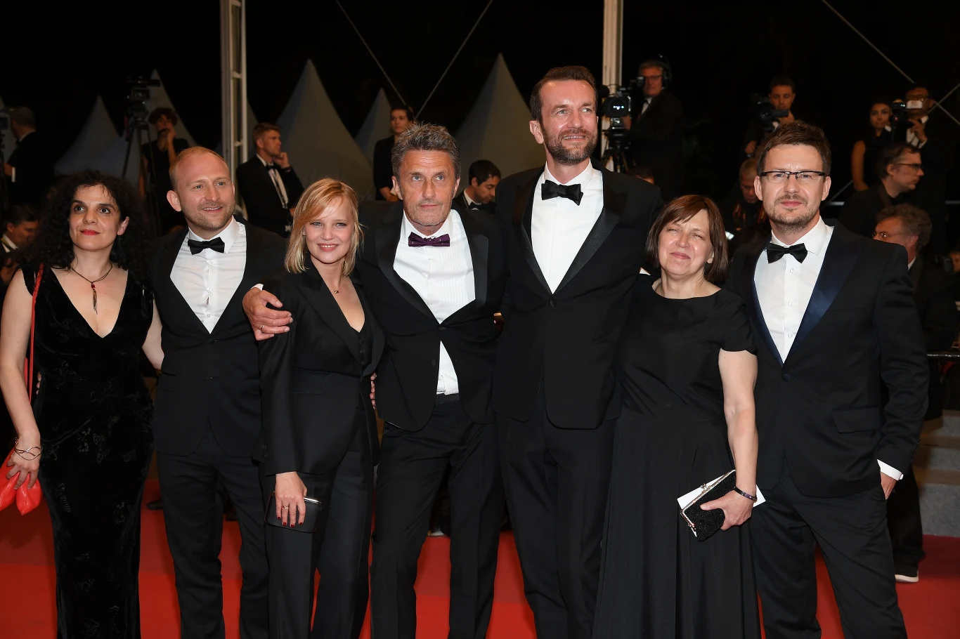 10 maja "Zimna wojna" w reżyserii Pawła Pawlikowskiego miała swoją uroczystą premierę na festiwalu filmowym w Cannes. Pokazywana jest tu w konkursie głównym, w którym najważniejszą nagrodą jest Złota Palma. 10 maja "Zimna wojna" w reżyserii Pawła Pawlikowskiego miała swoją uroczystą premierę na festiwalu filmowym w Cannes. Pokazywana jest tu w konkursie głównym, w którym najważniejszą nagrodą jest Złota Palma.