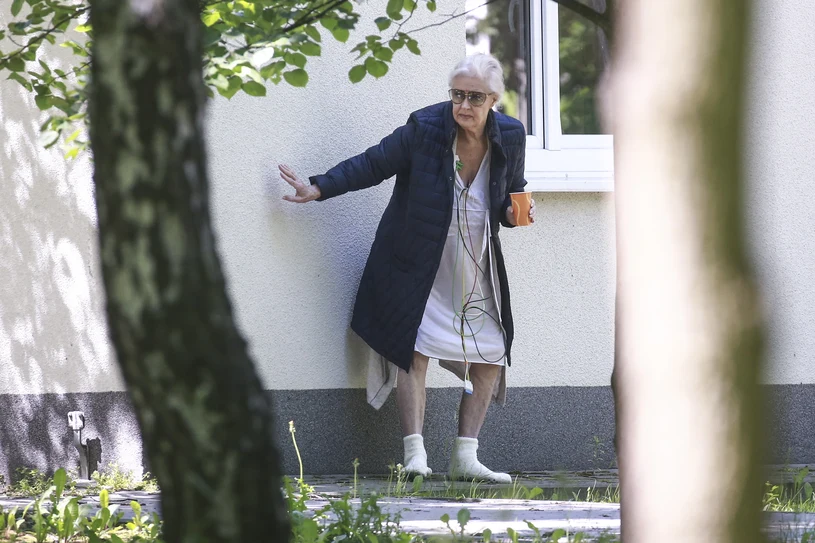 Beata Tyszkiewicz na dymku pod szptialem Beata Tyszkiewicz na dymku pod szptialem