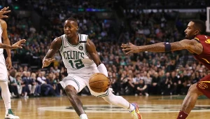 Terry Rozier (z piłką) z Boston Celtics