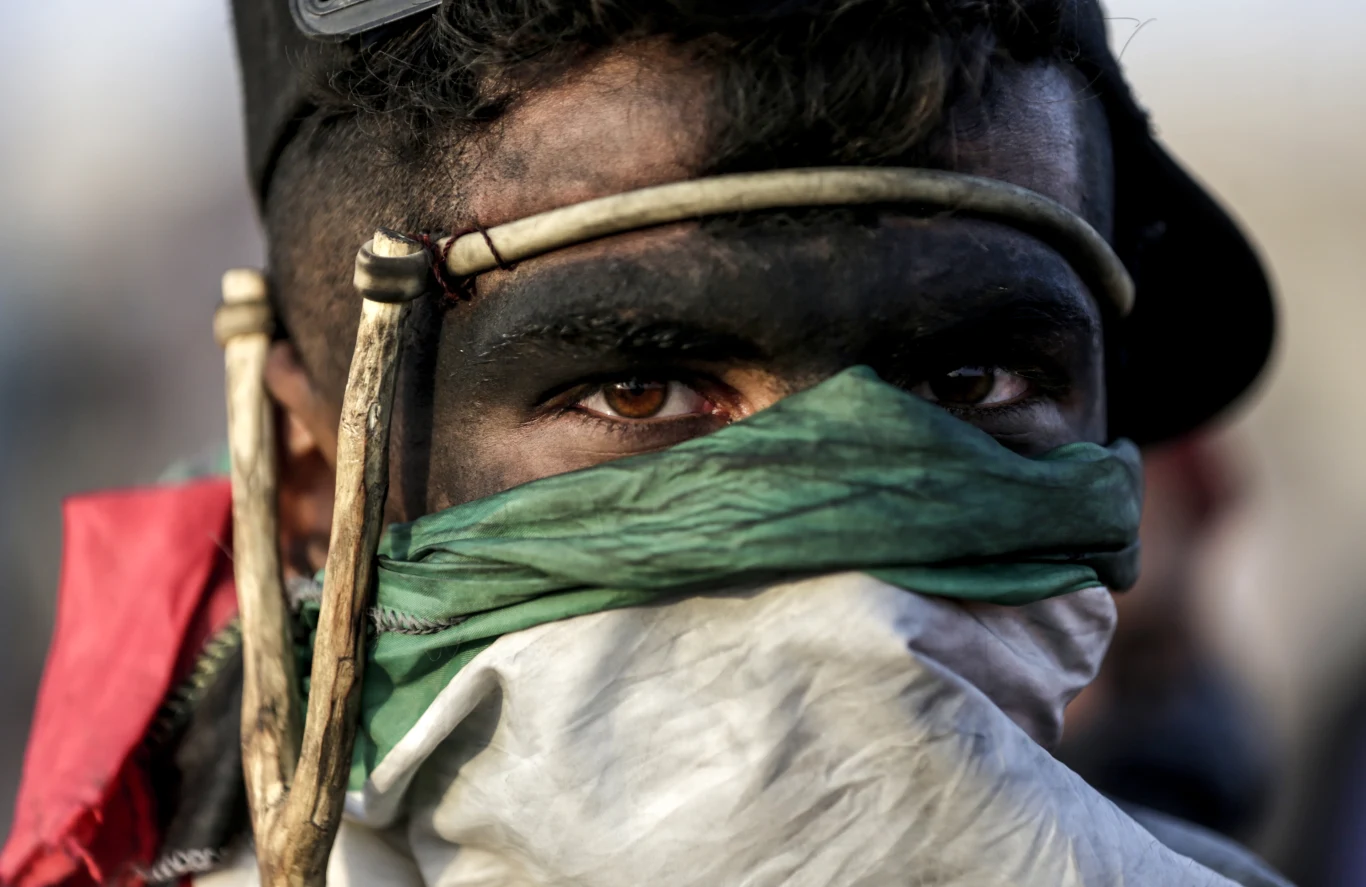 Agencja AP pisze, że oczekuje się, iż obecnie - gdy w poniedziałek odbędą się oficjalne uroczystości inauguracji amerykańskiej placówki w Jerozolimie - trwające od sześciu tygodni demonstracje zaostrzą się. Od początku protestów pod koniec marca zginęło już 45 Palestyńczyków.
