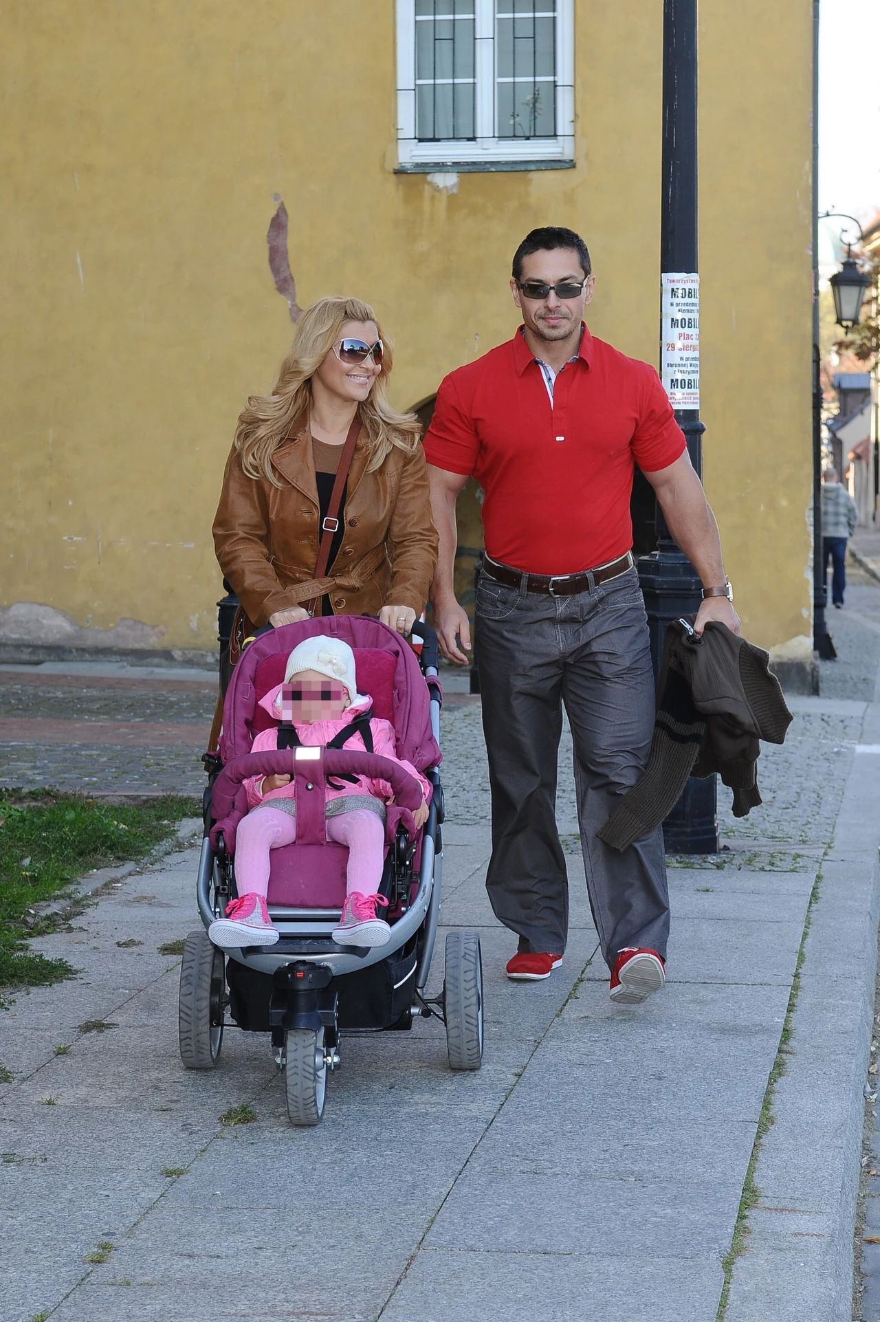 Katarzyna Skrzynecka z mężem i córką, 2013 rok Katarzyna Skrzynecka z mężem i córką, 2013 rok