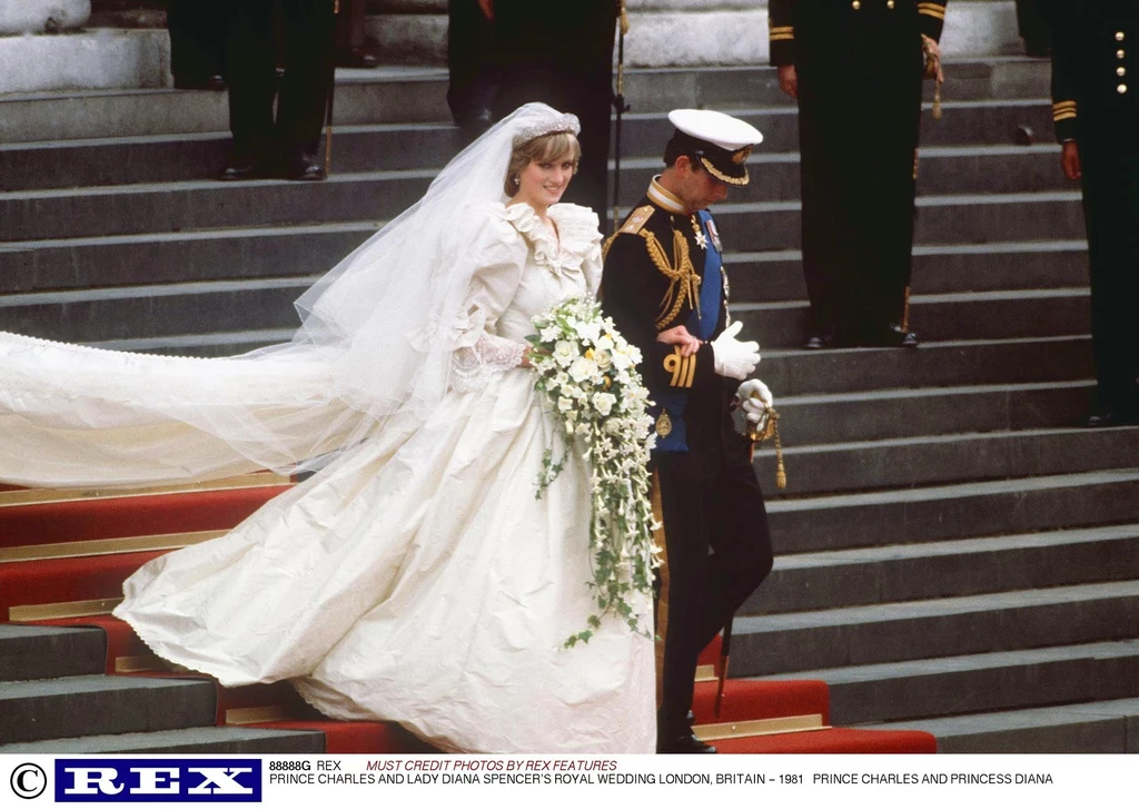 Księżna Diana i książę Karol na swoim ślubie w 1981 roku Księżna Diana i książę Karol na swoim ślubie w 1981 roku
