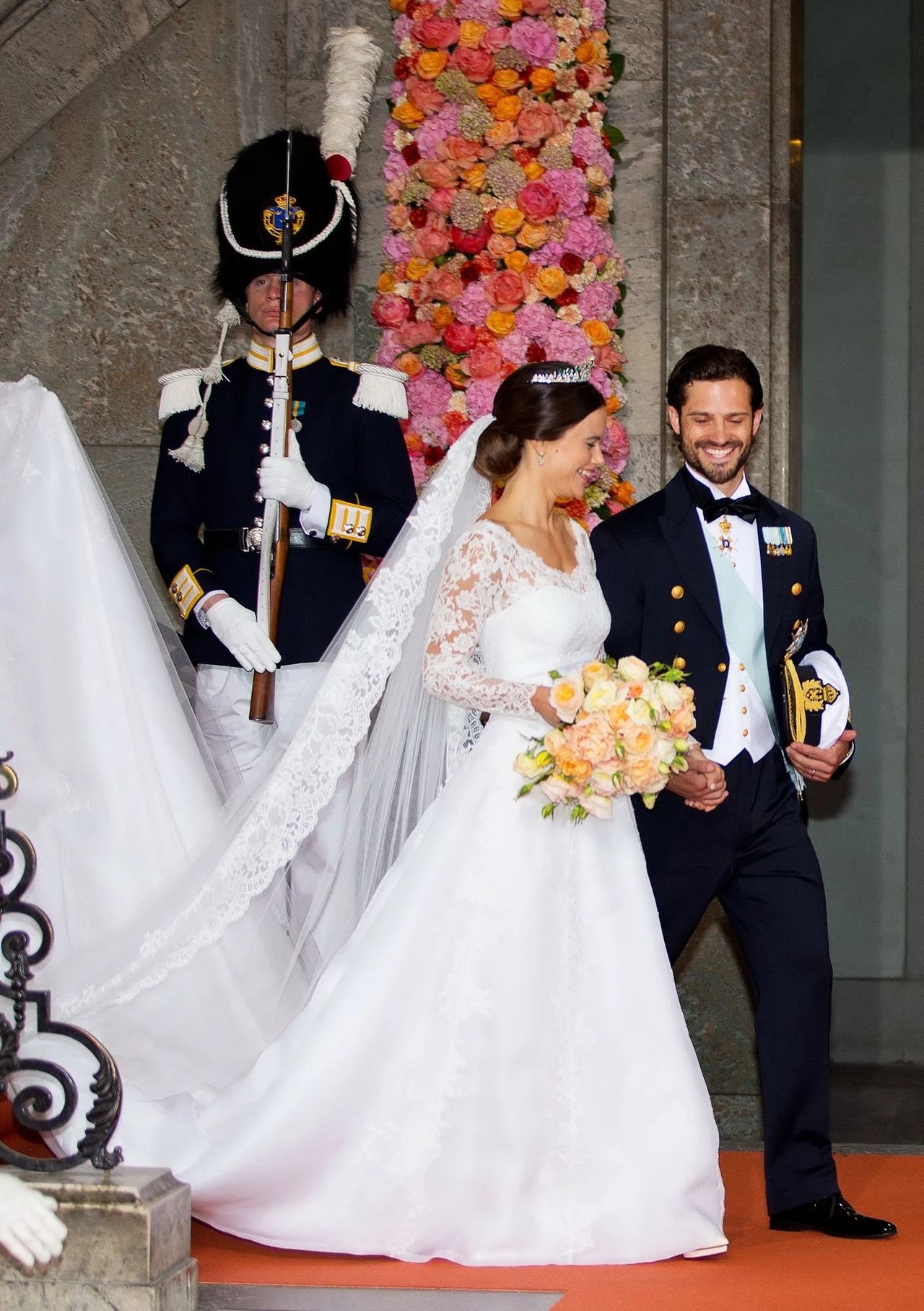 Szwedzki książę Carl Philip w 2015 roku poślubił Sofię Hellqvist Szwedzki książę Carl Philip w 2015 roku poślubił Sofię Hellqvist