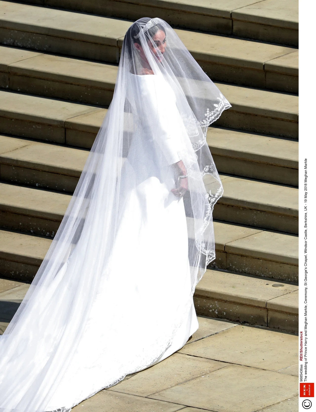 Meghan Markle w sukni ślubnej marki Givenchy Meghan Markle w sukni ślubnej marki Givenchy