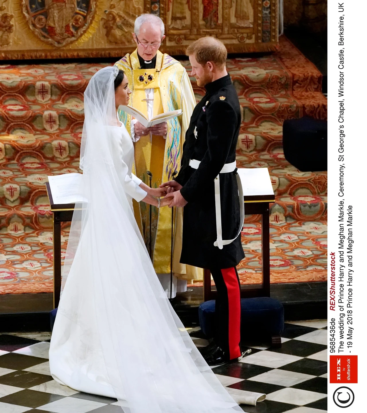 Meghan Markle w sukni ślubnej marki Givenchy Meghan Markle w sukni ślubnej marki Givenchy