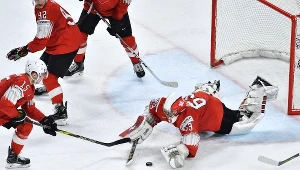 Szwajcarski bramkarz Leonardo Genoni był bohaterem półfinałowego stracia z Kanadą