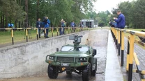 Hawkei podczas prób w Instytucie Broni Pancernej i Samochodowej w Sulejówku.