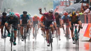 Elia Viviani na mecie