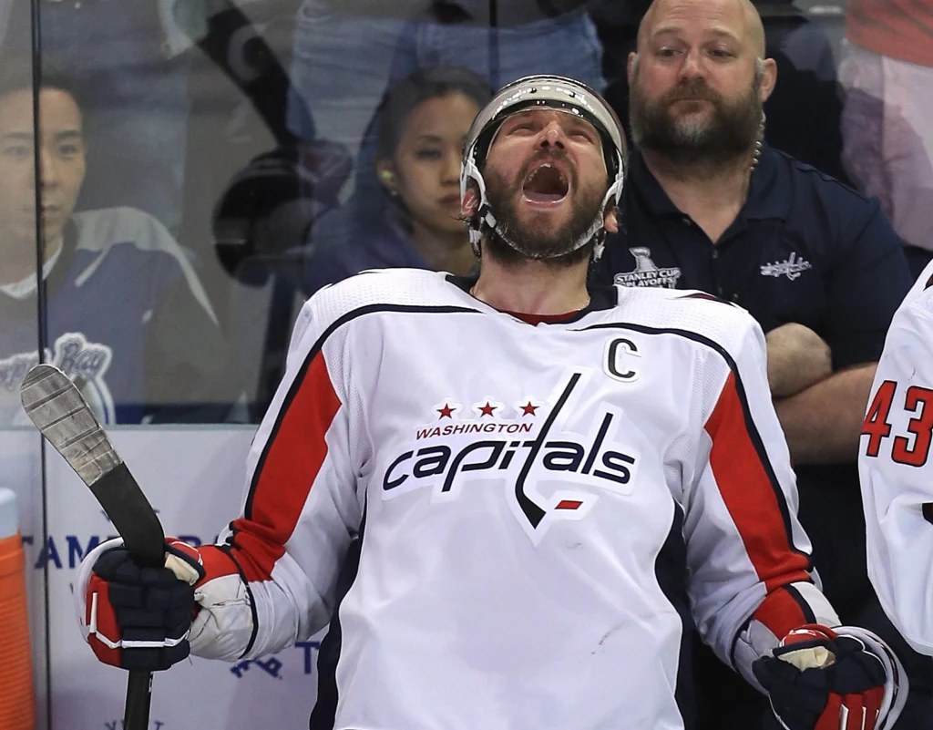 Aleksander Owieczkin triumfuje Aleksander Owieczkin triumfuje