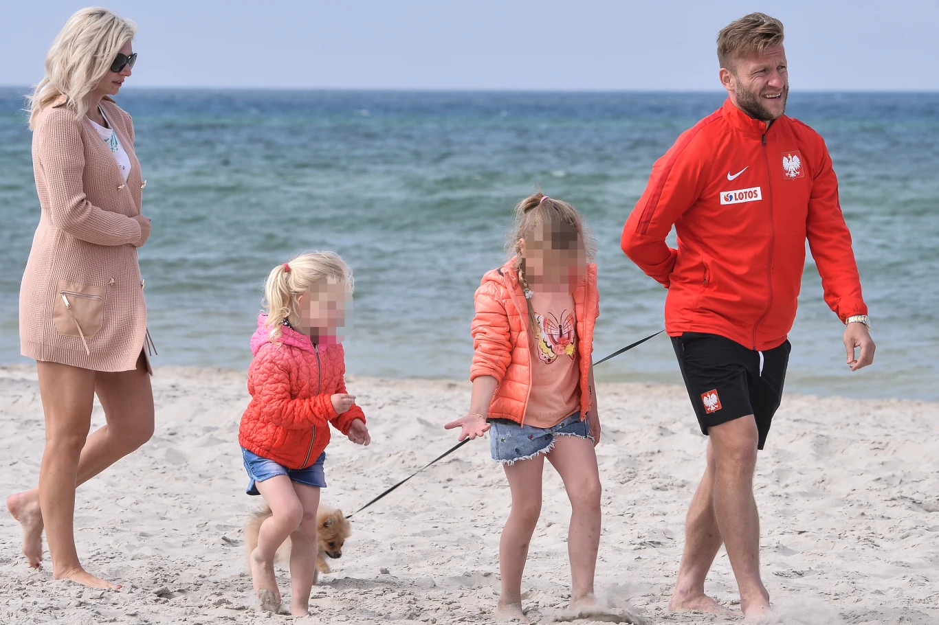 Kuba Błaszczykowski z żoną i córkami Kuba Błaszczykowski z żoną i córkami