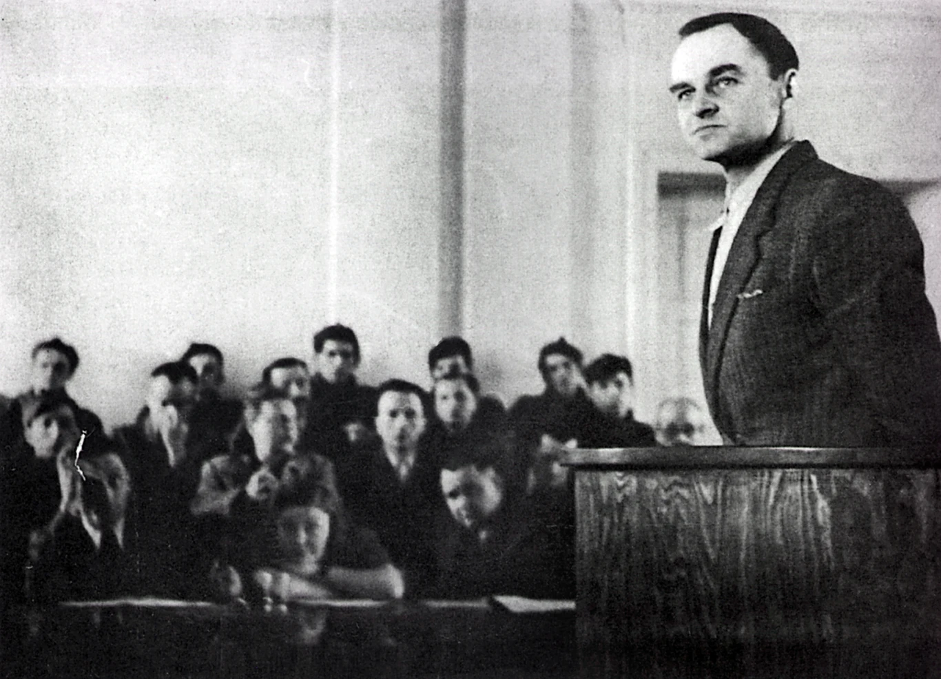 Rotmistrz Witold Pilecki przed komunistycznym sądem w Warszawie w 1948 roku Rotmistrz Witold Pilecki przed komunistycznym sądem w Warszawie w 1948 roku