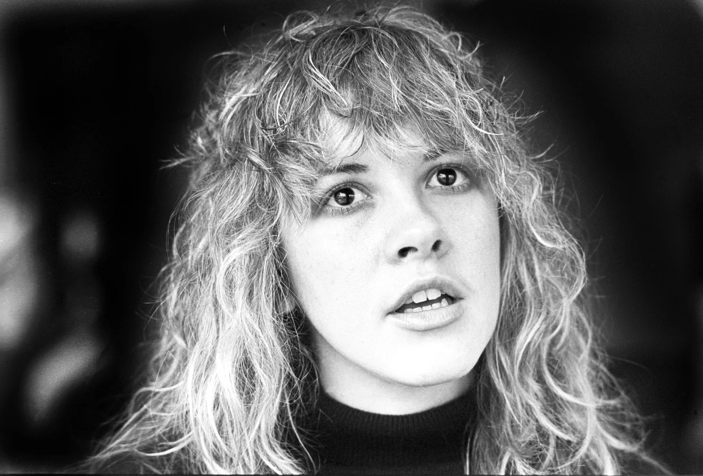 Stevie Nicks, wokalistka legendarnej grupy Fleetwood Mac, ale i uznana artystka solowa, 26 maja kończy 70 lat. Urodziła się w Phoenix w stanie Arizona, a miłością do muzyki zaraził ją dziadek, który był amatorskim wokalistą country. 