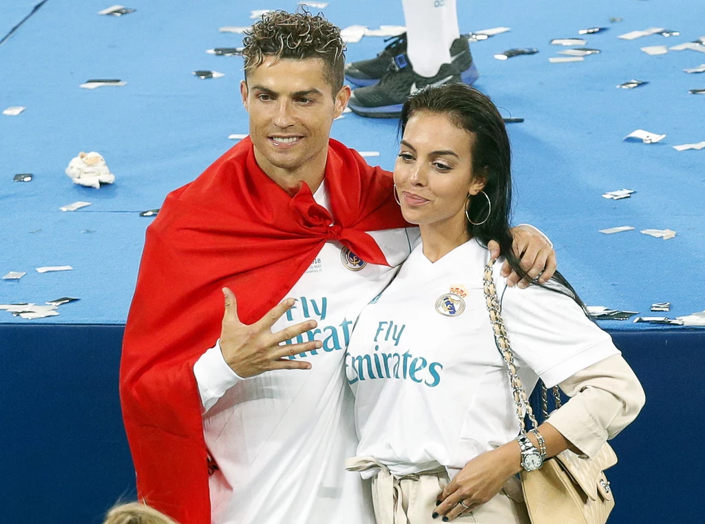 Cristiano Ronaldo ze swoją dziewczyną Georginą Rodriguez Cristiano Ronaldo ze swoją dziewczyną Georginą Rodriguez
