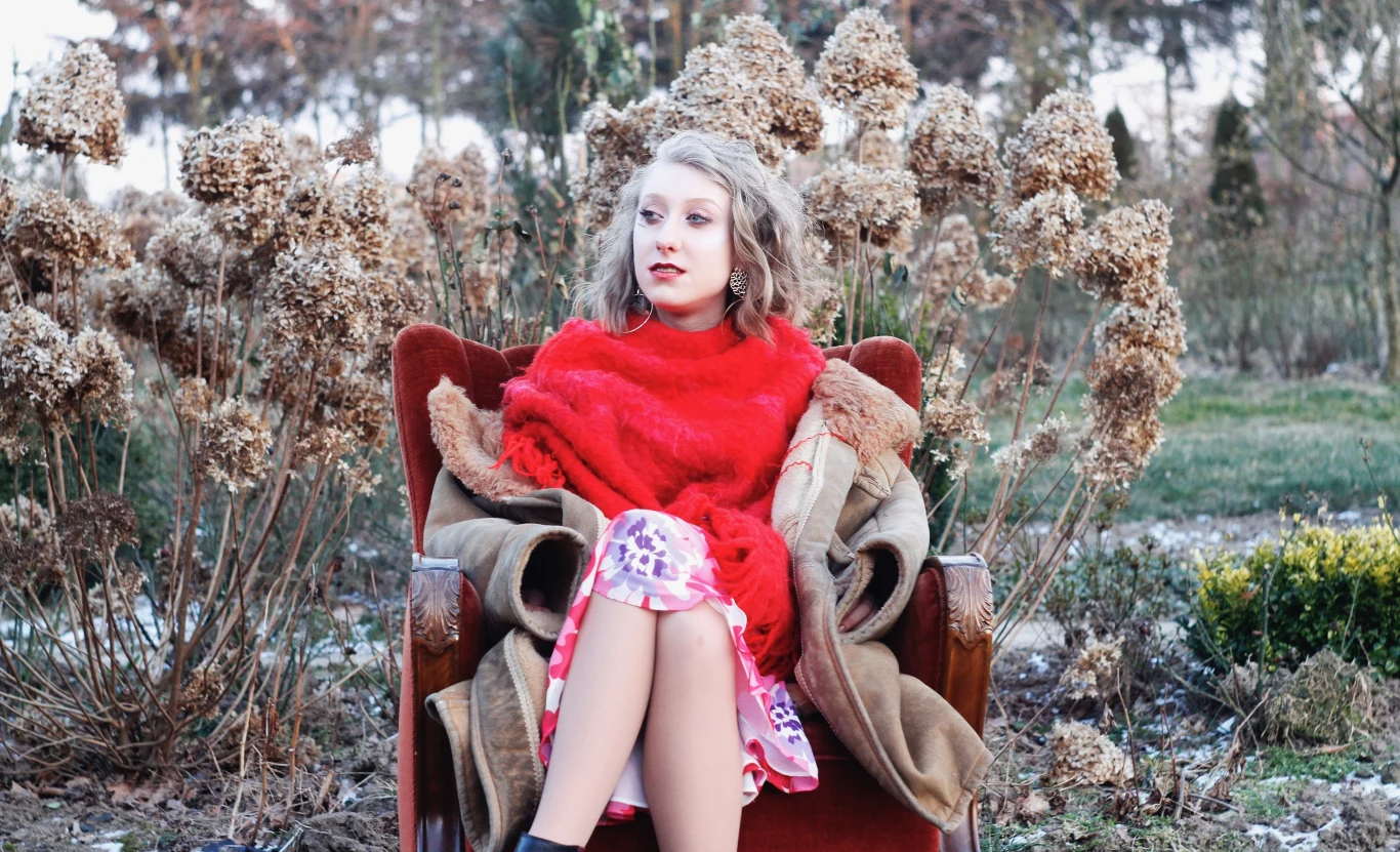 Ola Wielgomas prezentuje debiutancki teledysk Ola Wielgomas prezentuje debiutancki teledysk