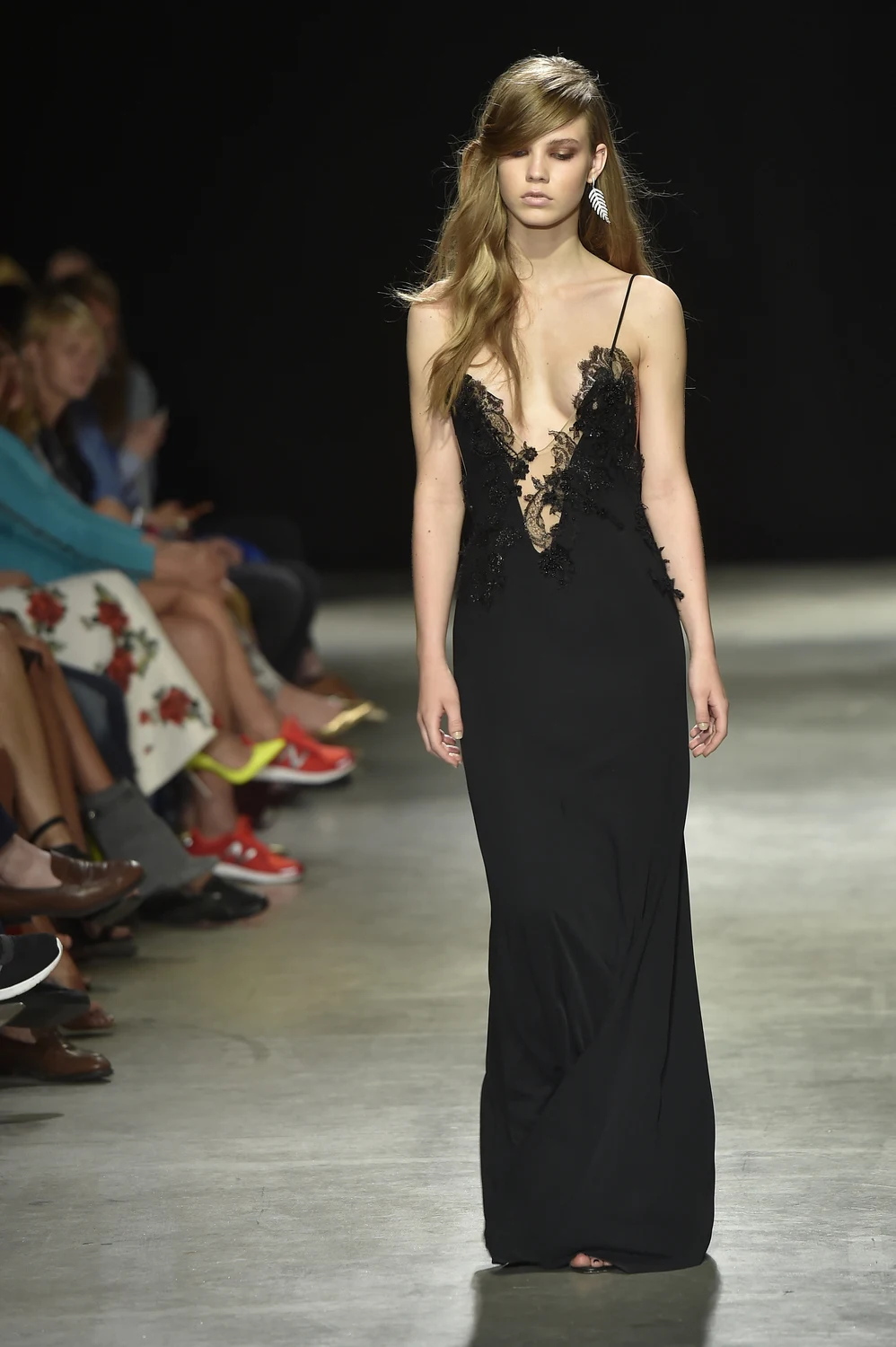 Szesnastoletnia Iga Lis na pokazie Paprocki&Brzozowski (2016)