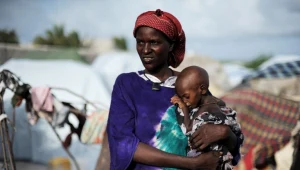 "Sprzedają khat na rogach ulic. W kolorowych czadorach, czasem przymierające głodem, ale wciąż piękne jak modelki. Królowe Mogadiszu"