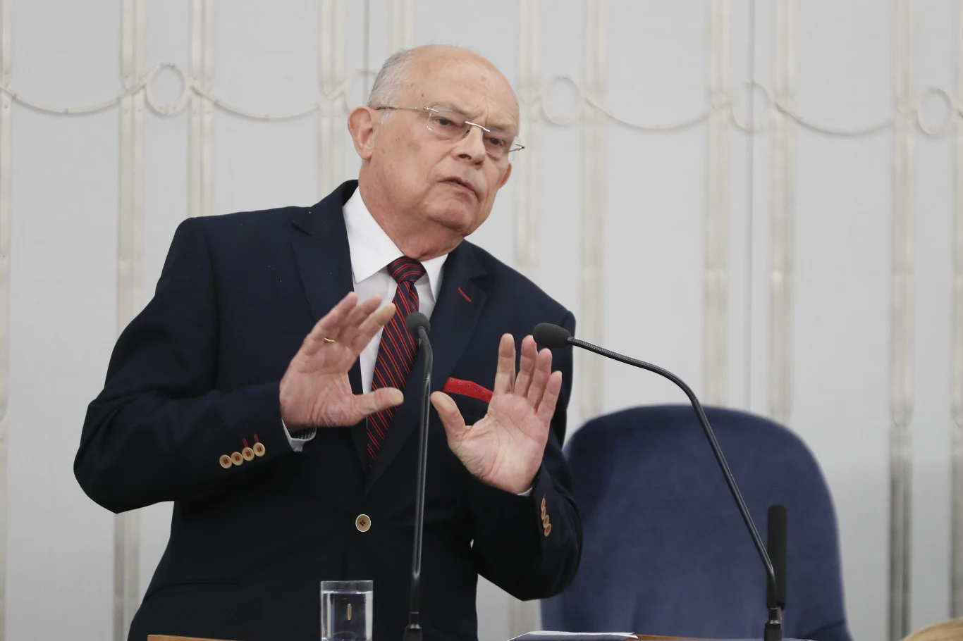 Marek Borowski w trakcie obrad Senatu Marek Borowski w trakcie obrad Senatu