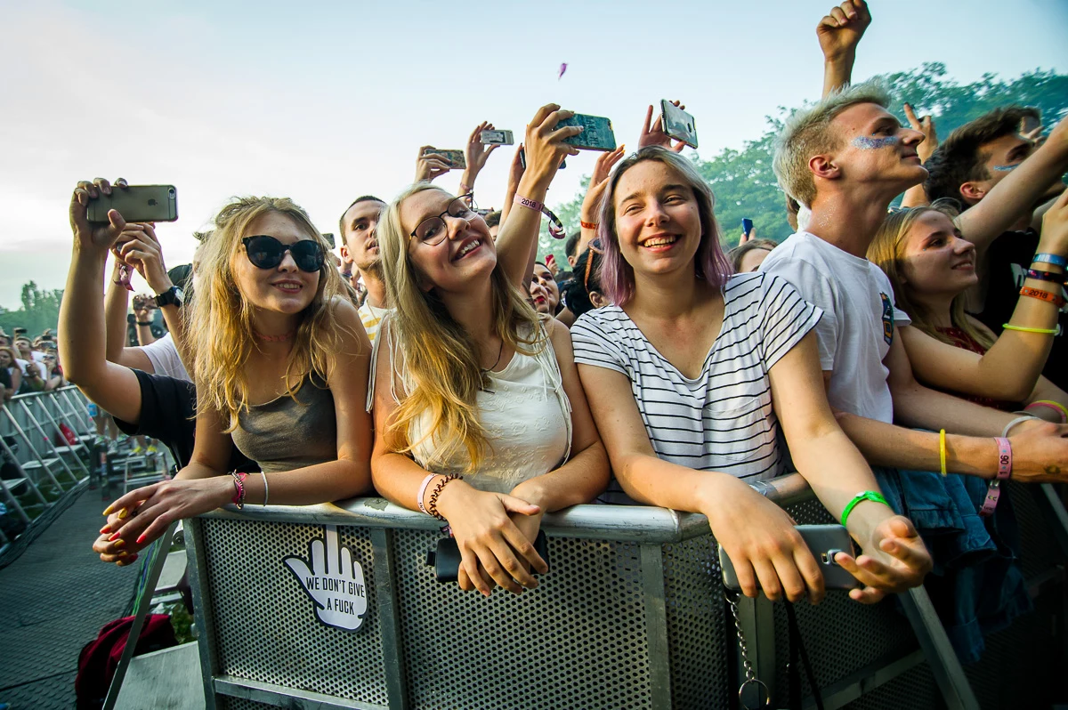 Publiczność podczas pierwszego dnia Orange Warsaw Festival 2018