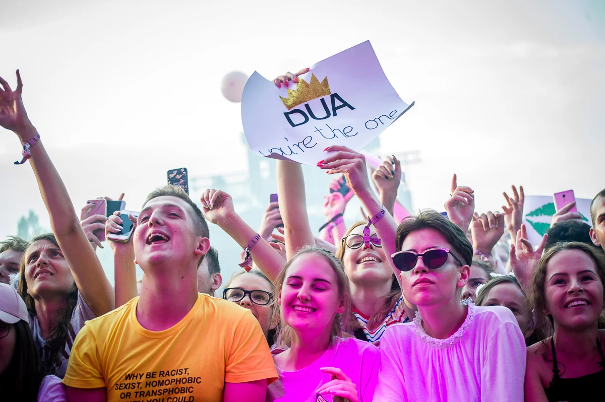 Publiczność podczas pierwszego dnia Orange Warsaw Festival 2018