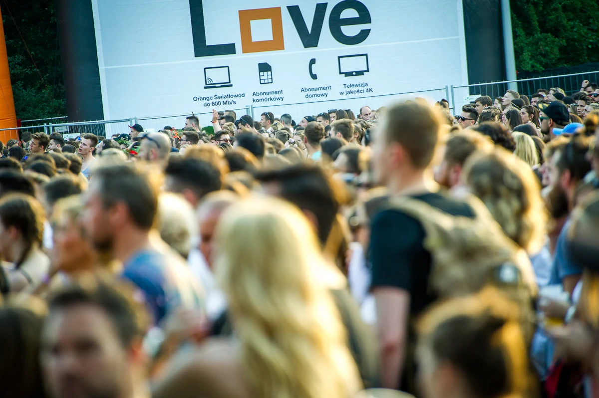 Publiczność podczas pierwszego dnia Orange Warsaw Festival 2018