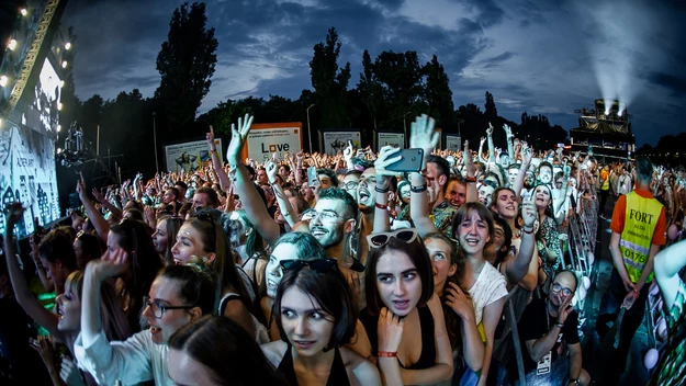 Publiczność podczas pierwszego dnia Orange Warsaw Festival 2018