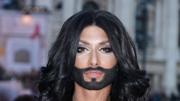 Conchita Wurst od kiedy zaprezentowała się w konkursie Eurowizji kojarzyła się publiczności z kontrowersyjnym wizerunkiem