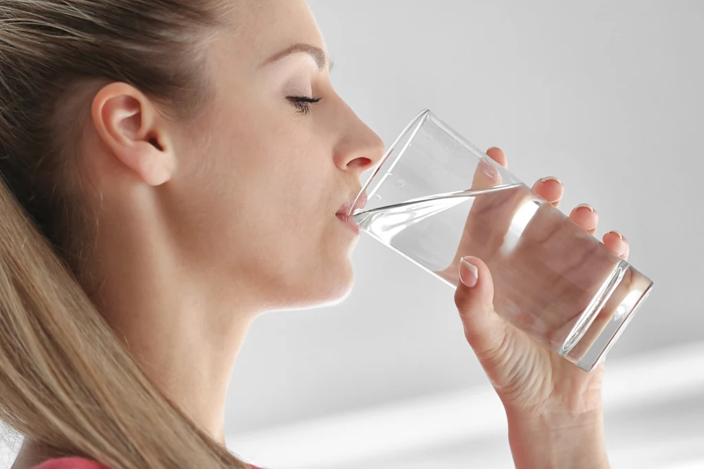 Jeśli pijemy za mało organizm uruchamia procesy oszczędzające wodę, które mogą doprowadzić do uszkodzenia serca