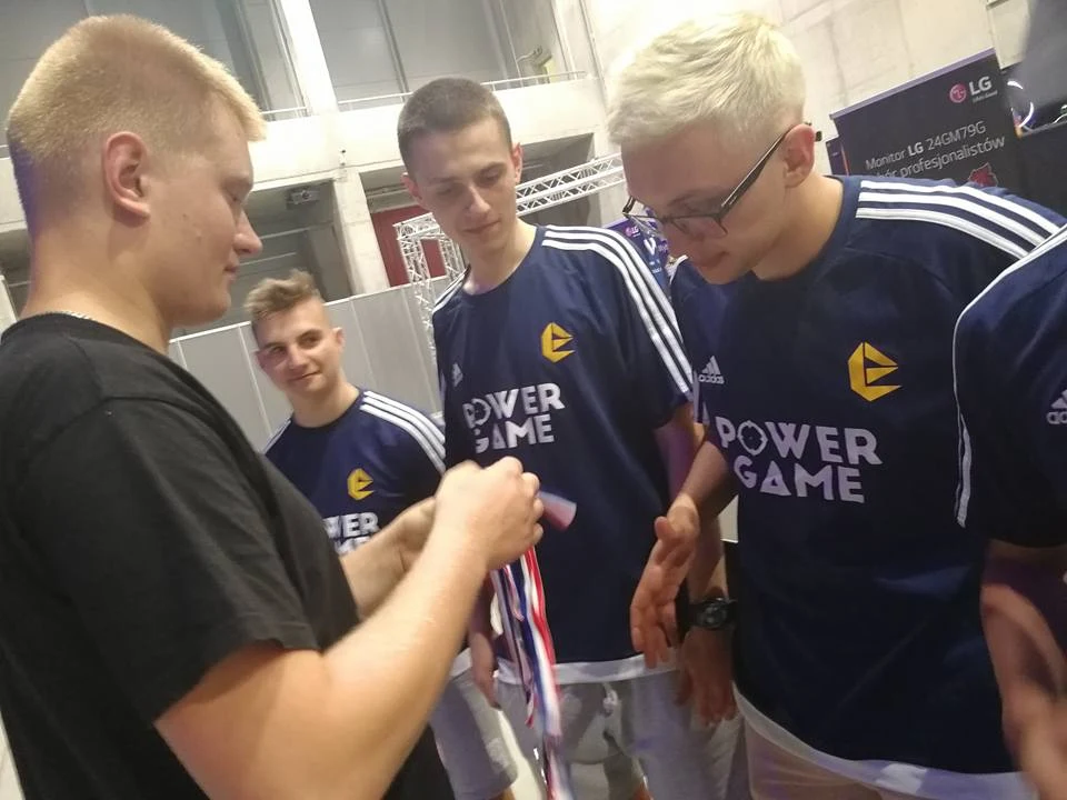 Super Game e-sport Super Game e-sport