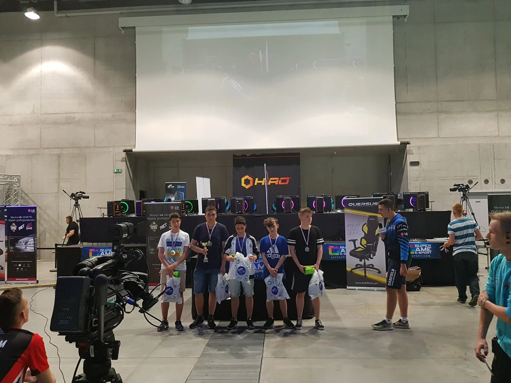 Super Game e-sport Super Game e-sport