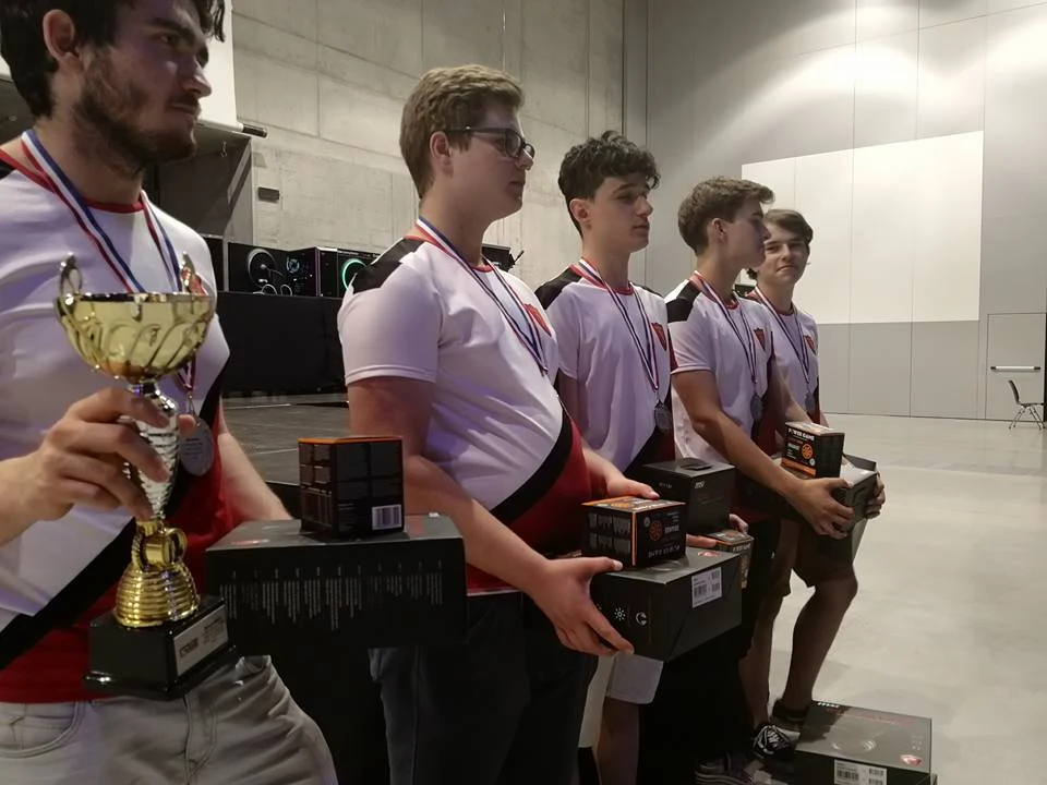 Super Game e-sport Super Game e-sport