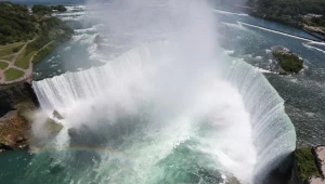 Czy można pokonać wodospad Niagara w beczce i pozostać żywym? (Zdj. ilustracyjne)