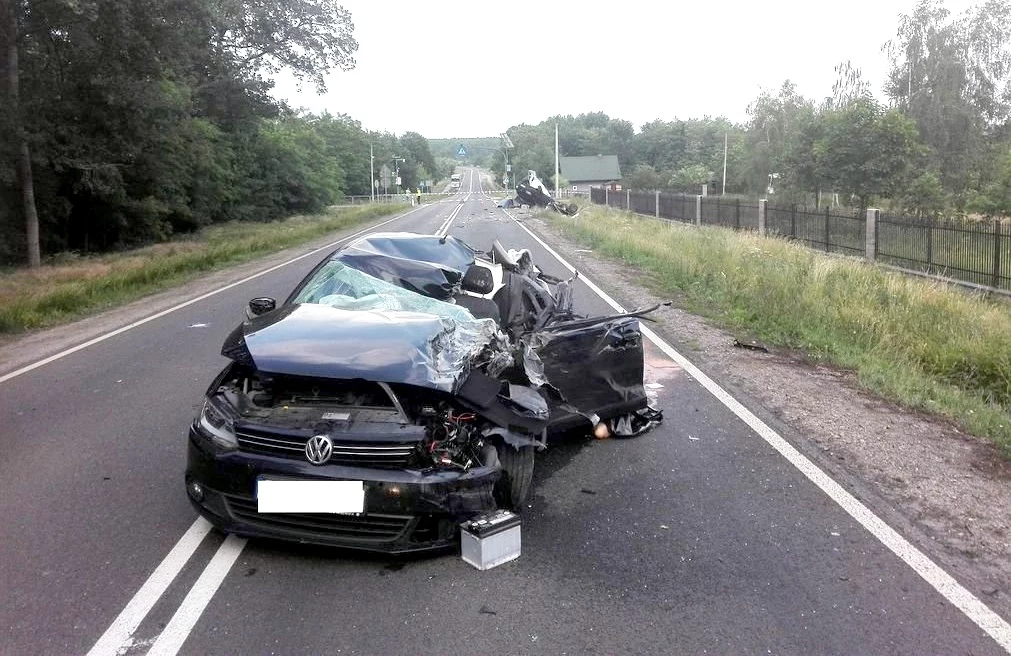 Volkswagen zderzył się z dostawczym Fordem